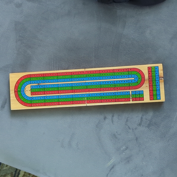 Wood cribbage board - Picture 2 of 3